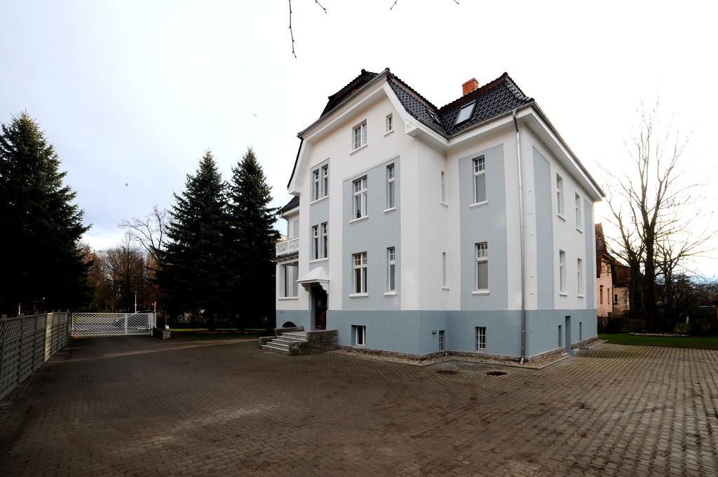 Villa Cervi Cieplice イェレニャ・グーラ エクステリア 写真